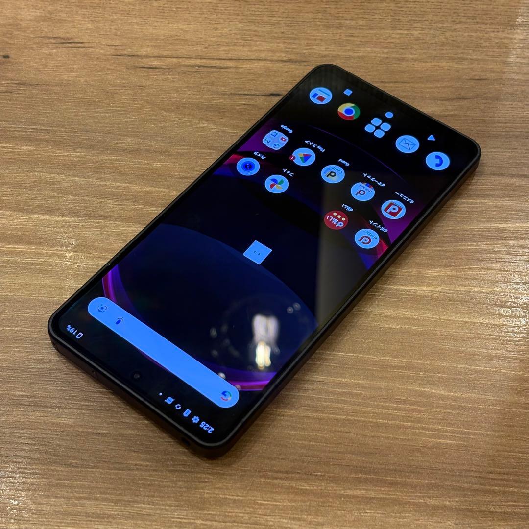 美品 AQUOS R8 Pro SIMフリー