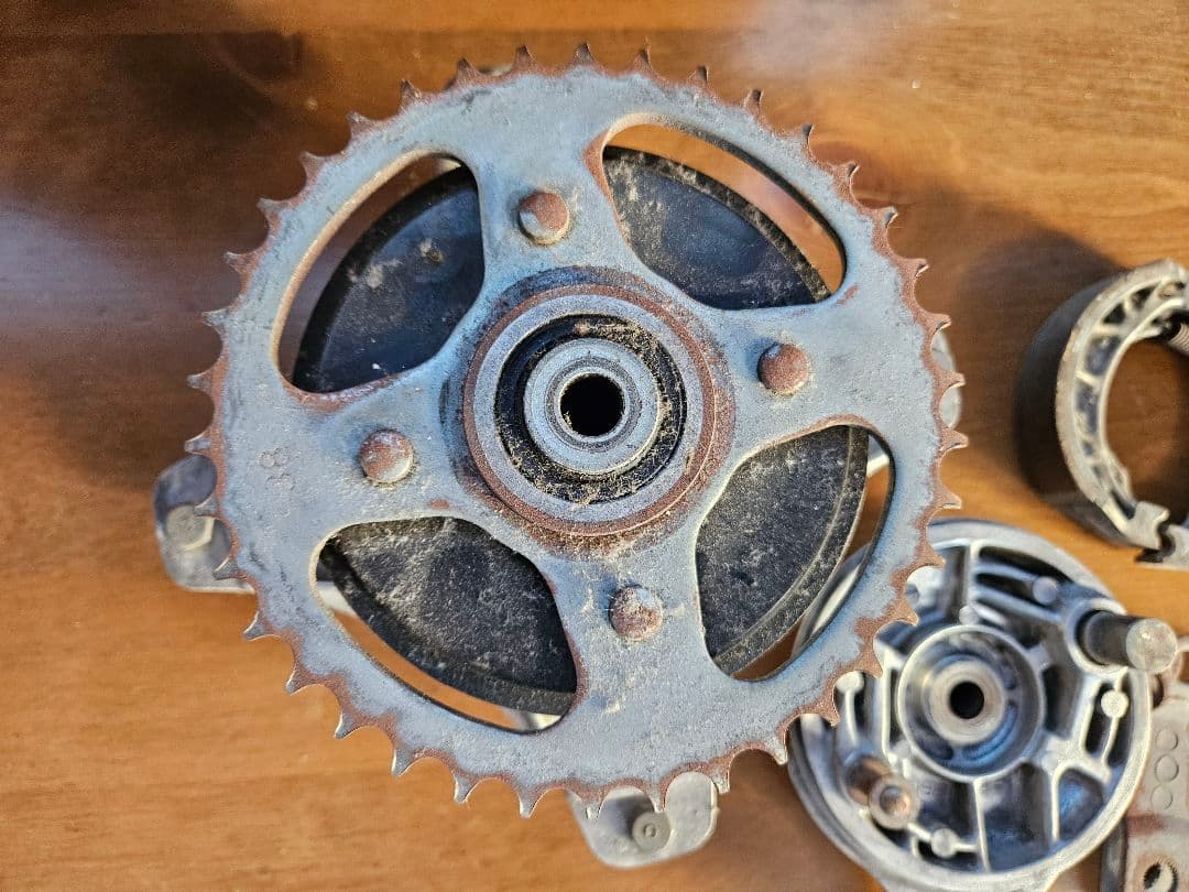 HONDA ダックス　リア　ハブ