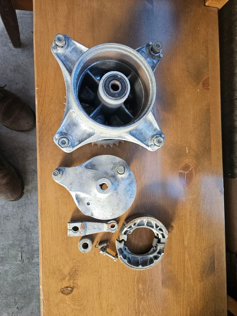 HONDA ダックス　リア　ハブ