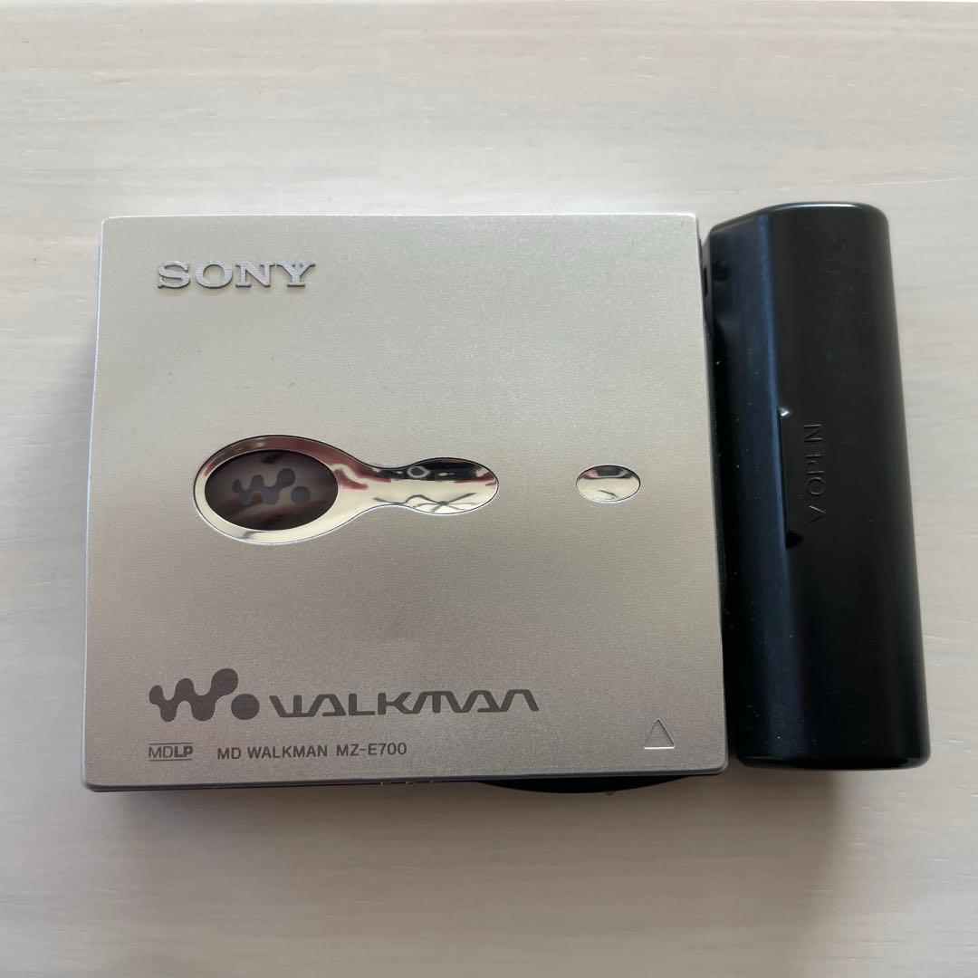 SONY MDウォークマン MZ-E700 動作品　シルバー　新品MD付き