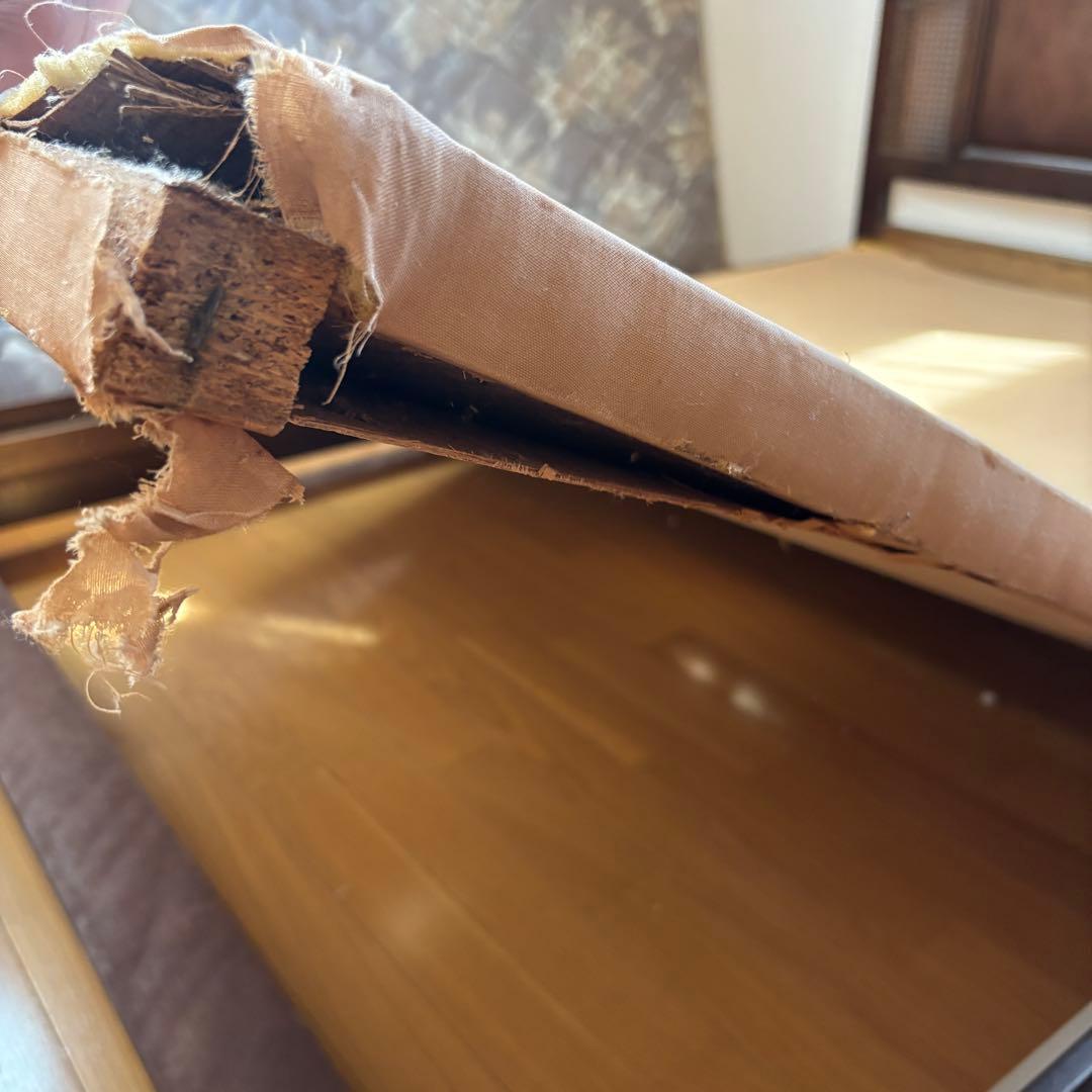 シモンズ ダブルベッド（フレーム+マットレス）※ 床板破損あり アンティーク家具