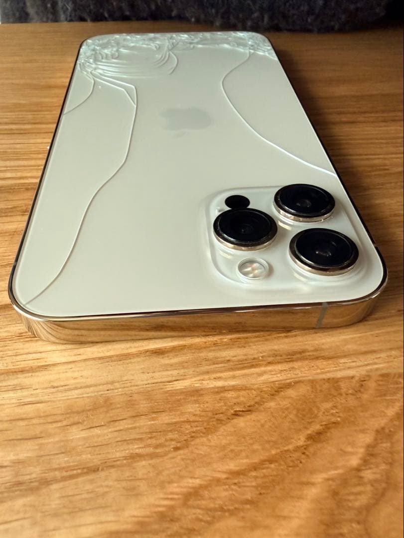 iPhone 12 Pro Max 【米国版/シャッター音なし】背面ひび割れ