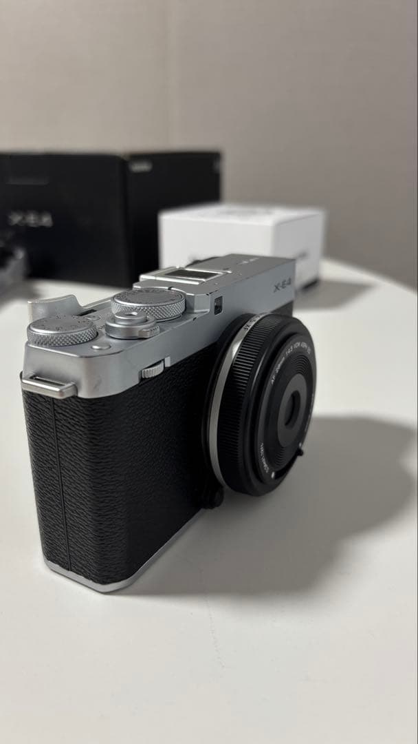 Fujifilm X-E4 【元箱あり・レンズサムレスト付き】
