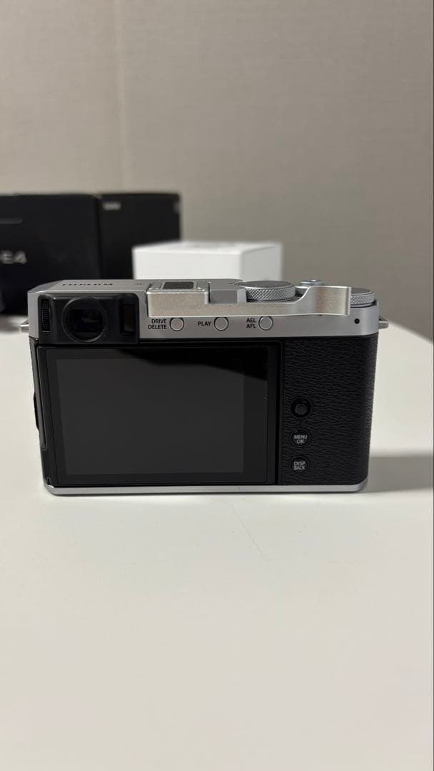 Fujifilm X-E4 【元箱あり・レンズサムレスト付き】
