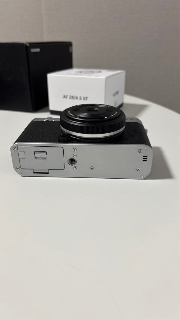 Fujifilm X-E4 【元箱あり・レンズサムレスト付き】