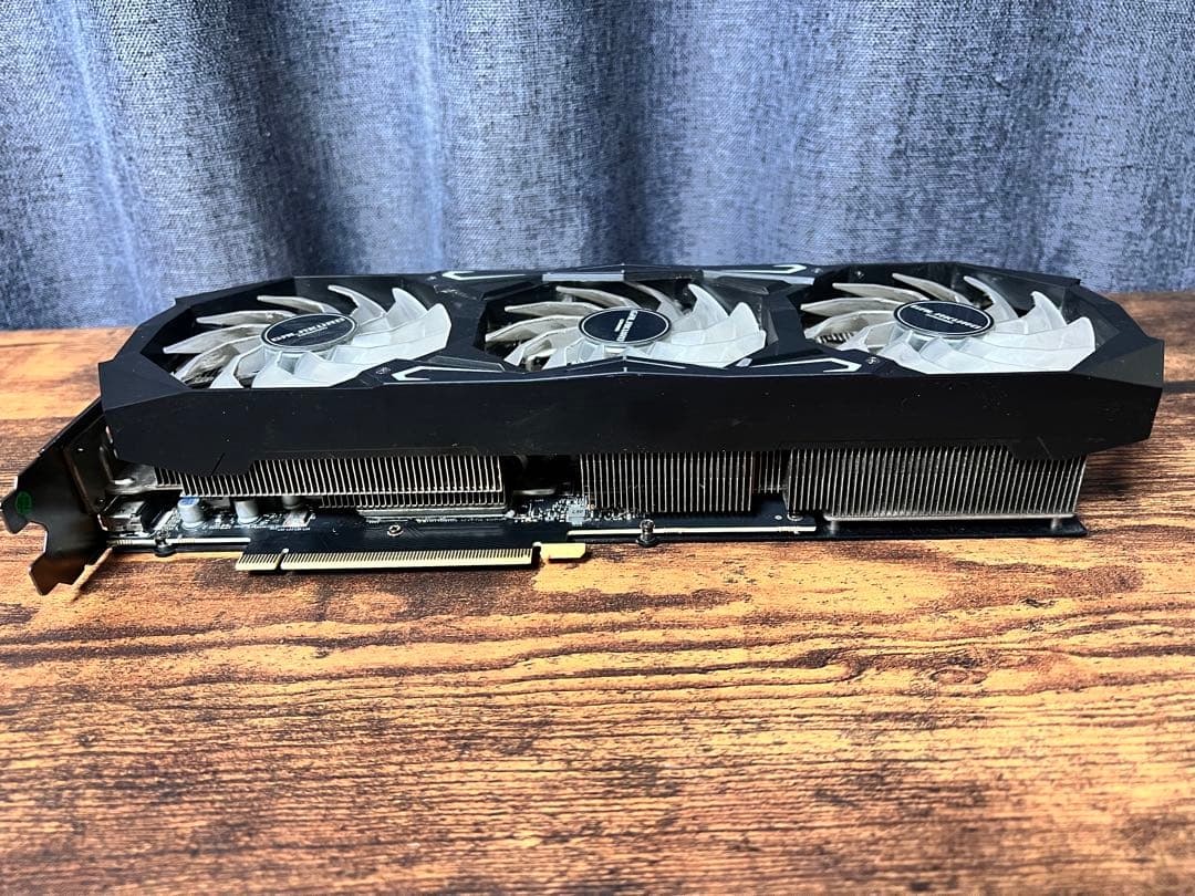 グラフィックボード・グラボ・ビデオカード GALAKURO GAMING RTX 3070 Ti 8g 111