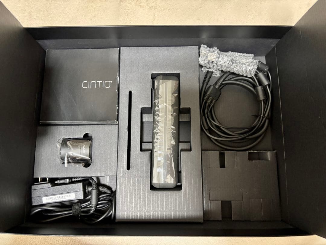 雪国様　Wacom Cintiq 13HD 液晶ペンタブレット本体