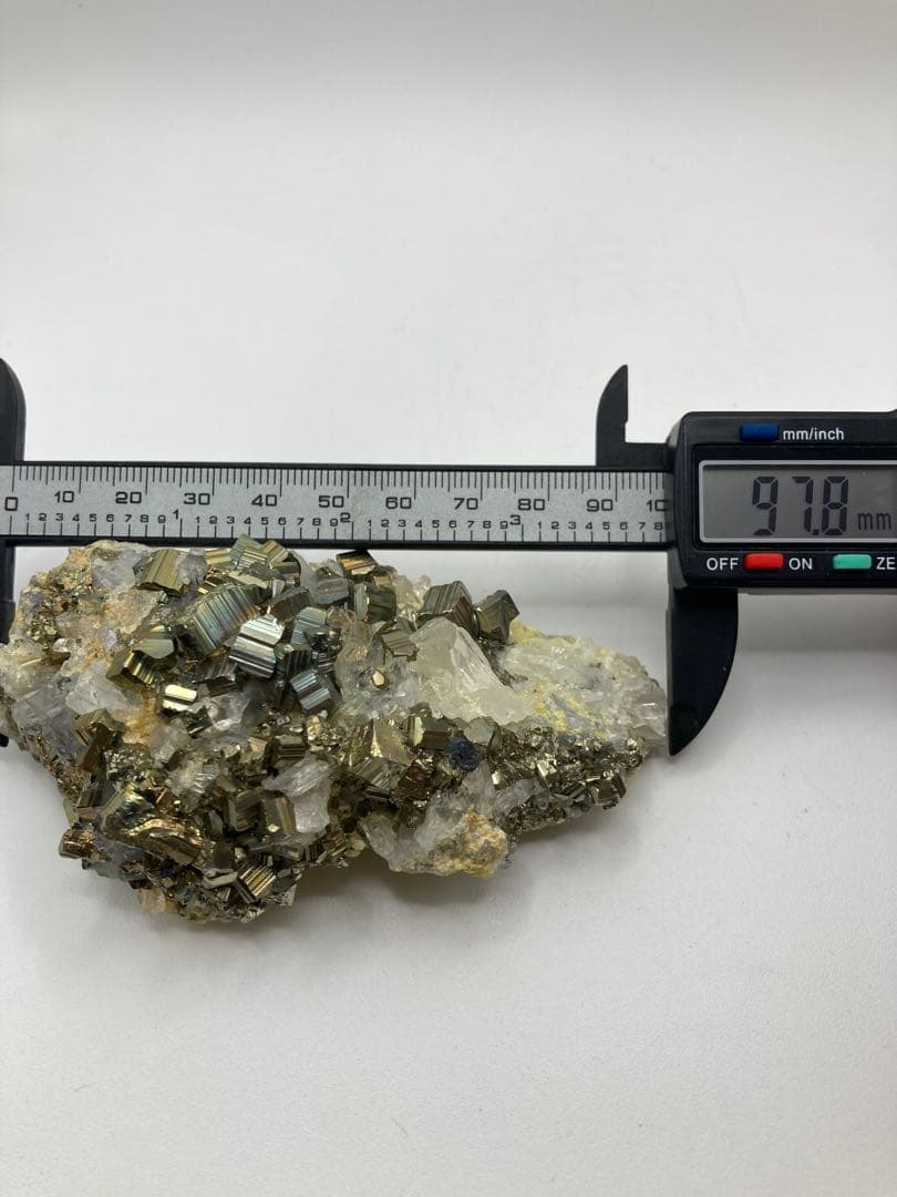 クォーツ パイライト ガレナ 3種共生クラスター