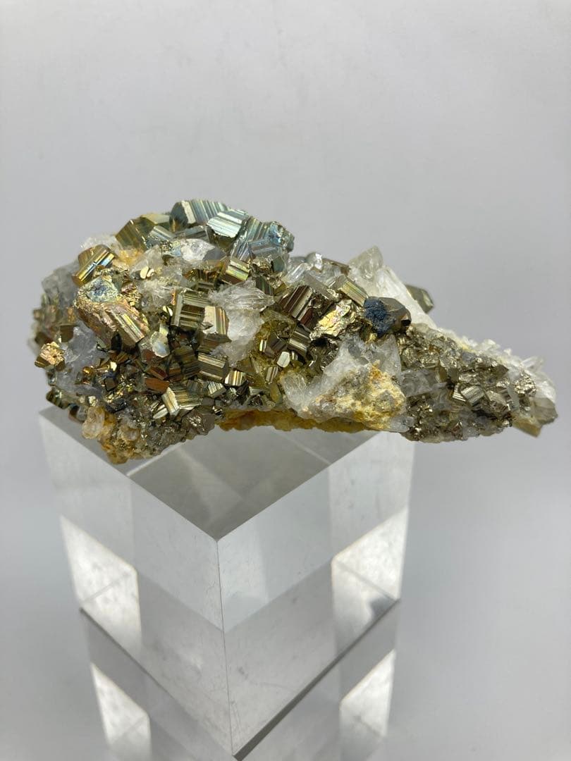 クォーツ パイライト ガレナ 3種共生クラスター