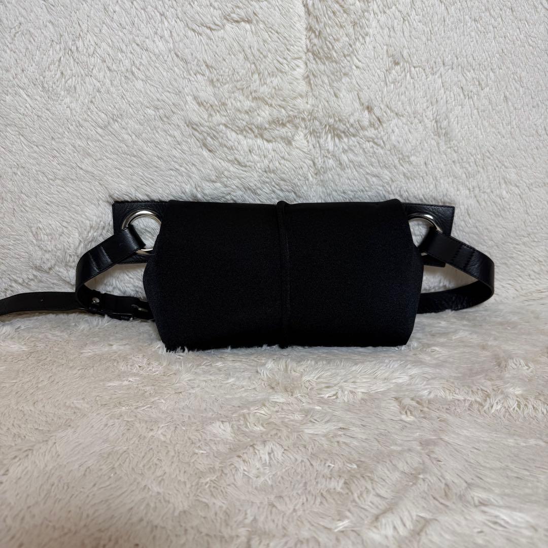 極美　kawa-kawa カワカワ　Wet　ボディバッグ　斜めがけ　肩掛け　金具