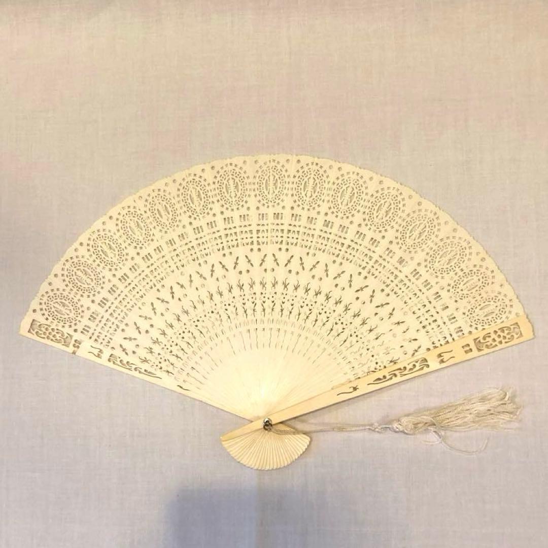 象牙調　透かし模様　扇子