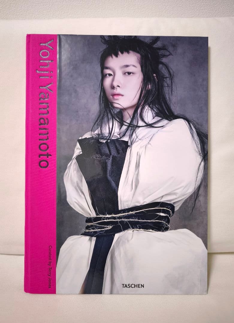 【希少】Yohji Yamamoto / Terry Jones 洋書