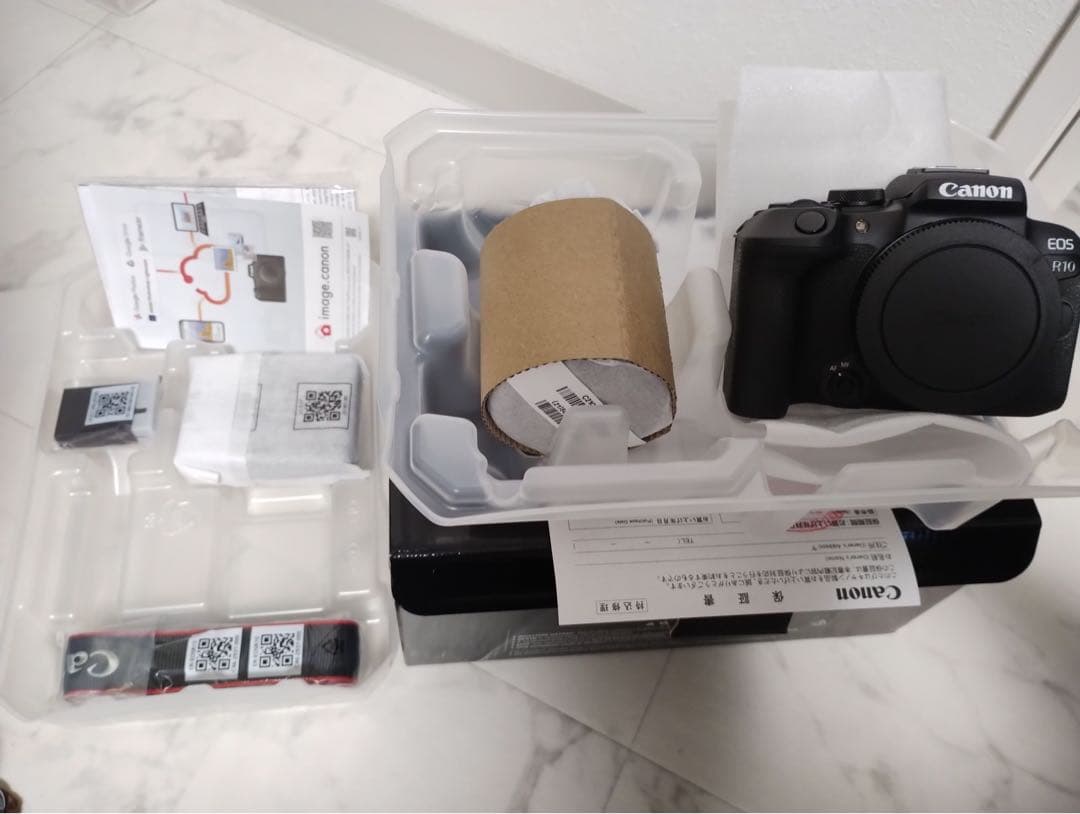 【新品・未使用】EOS R10・RF-S18-45 IS STM レンズキット