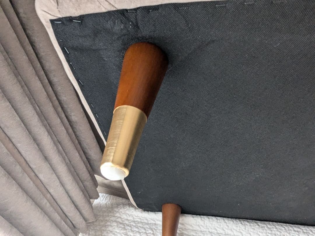 【匿名配送】ロウヤ ソファ　2人掛けカウチソファ ベルベット調グレー　LOWYA