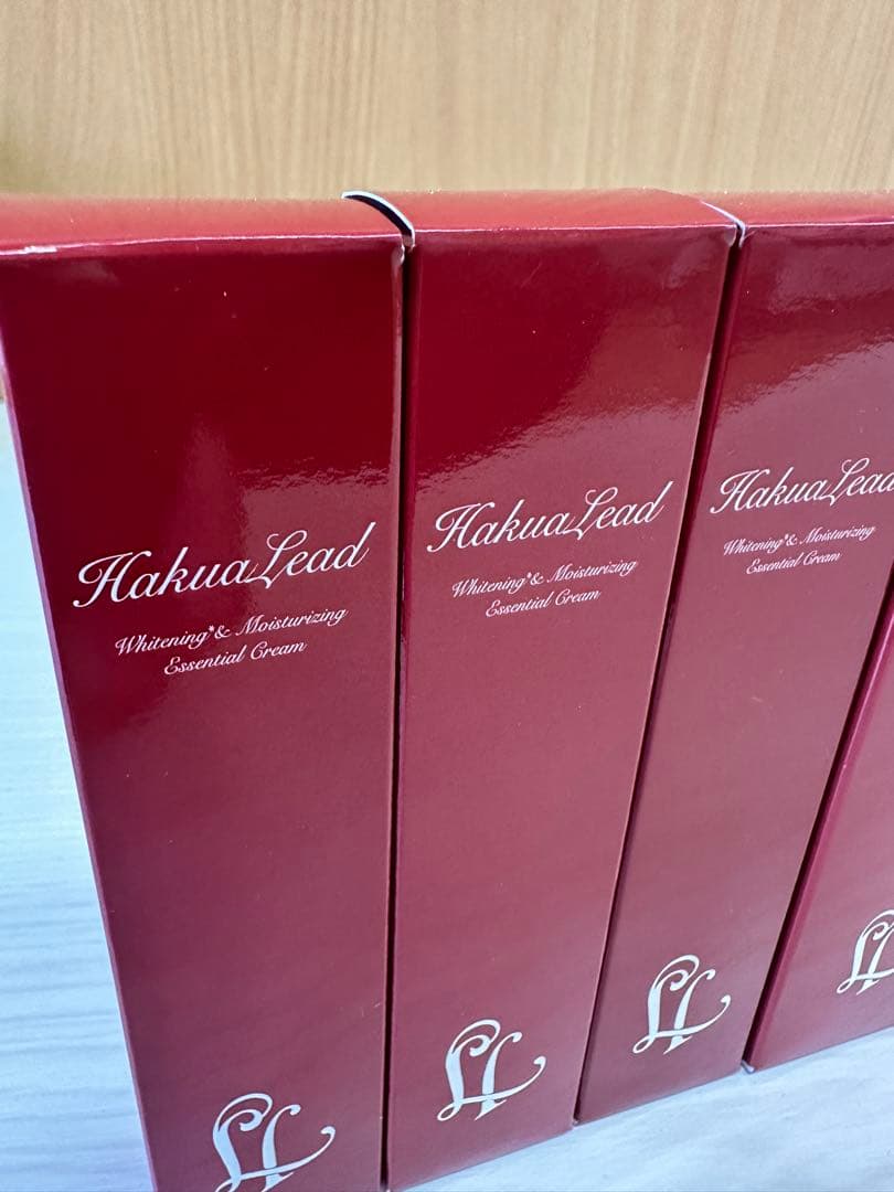 新品　未開封　ハクアリード　ホワイトニングファンデーション＋クリームの4本セット