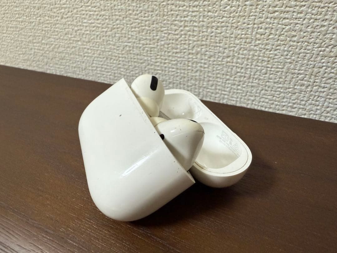 AirPods本体 ホワイト 充電ケース付き 本体のみ