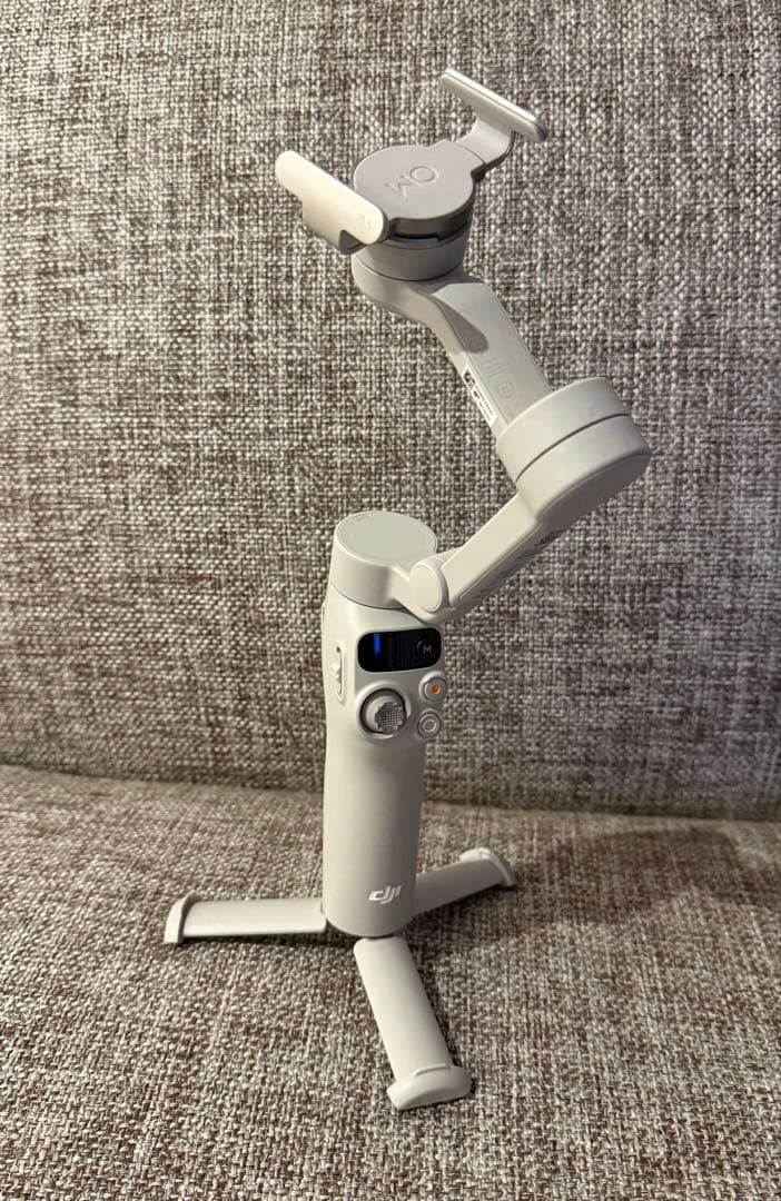 美品　DJI Osmo Mobile 7スタビライザー　ジンバル