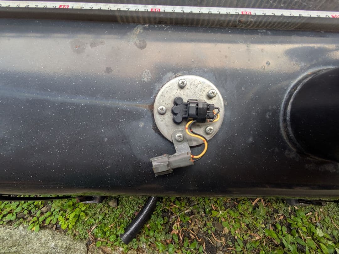 三菱ふそう 大型トラック燃料タンク 300リットル