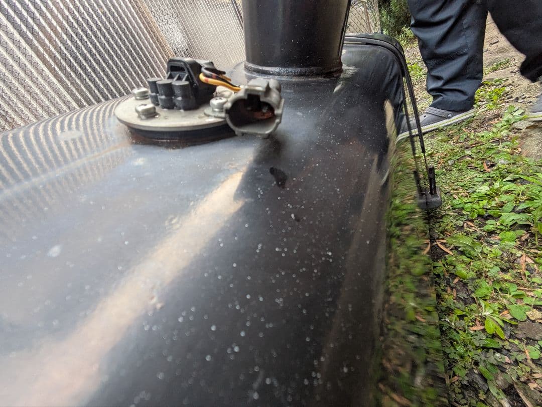 三菱ふそう 大型トラック燃料タンク 300リットル