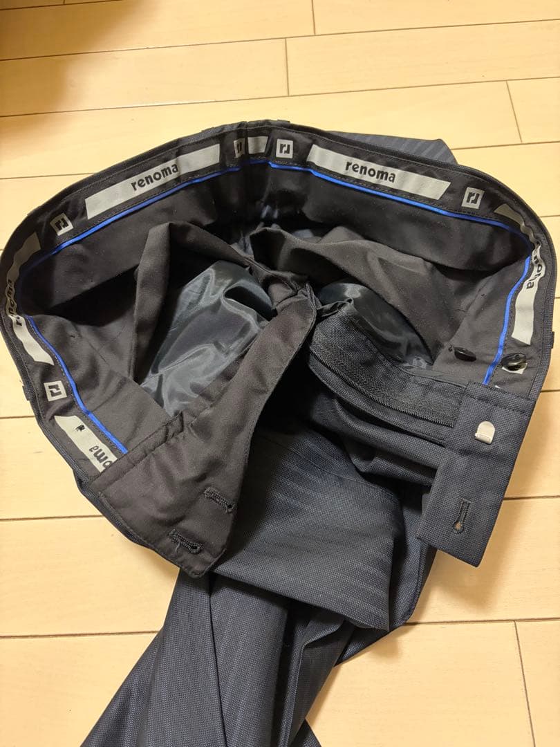 極美品。renoma。濃紺 ストライプ スーツ