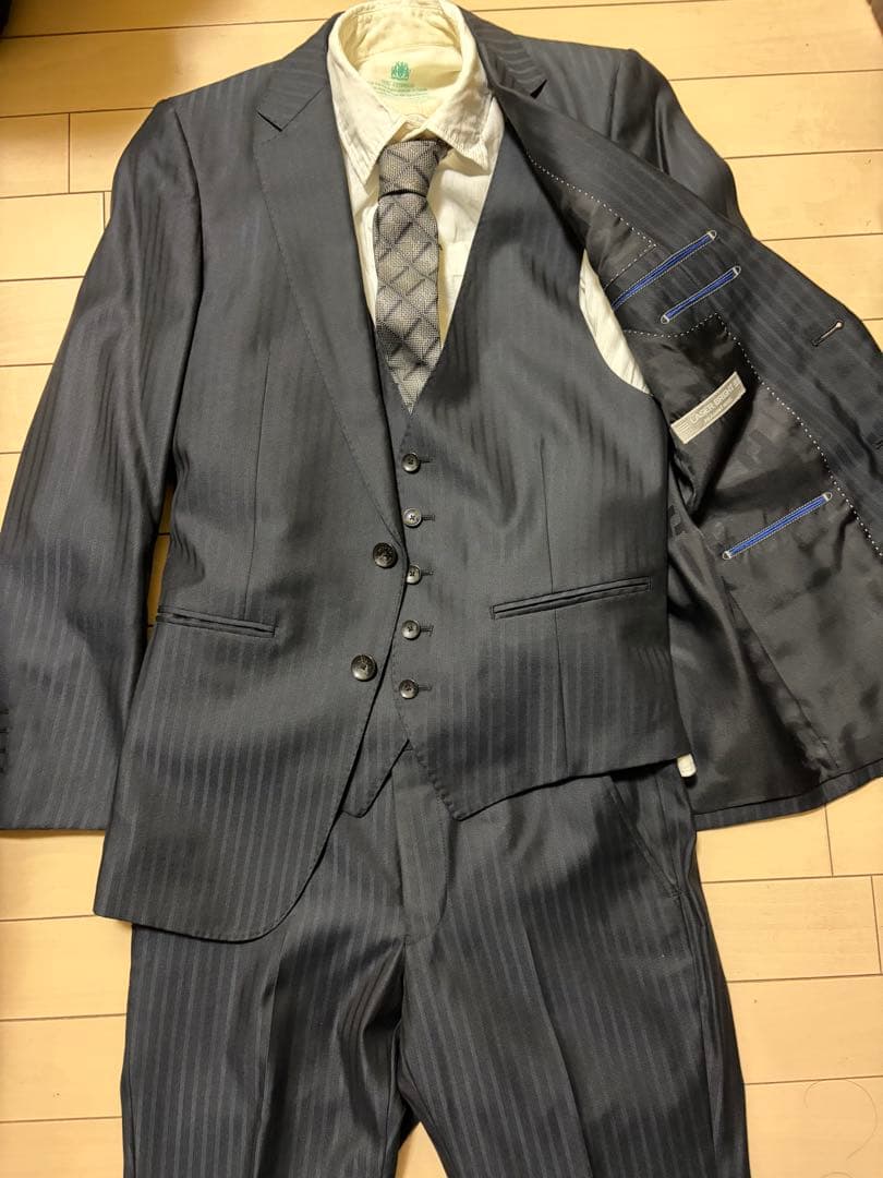 極美品。renoma。濃紺 ストライプ スーツ