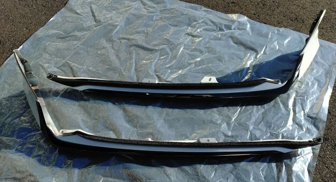 R*↓様 220系クラウン　フロントウィングスポイラー　中古品