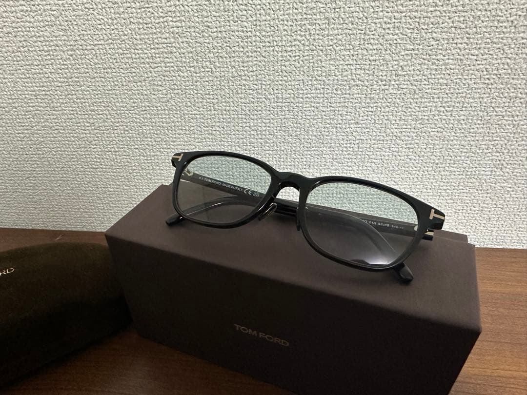 最終価格　1/11迄　TOM FORD サングラス ケース付き