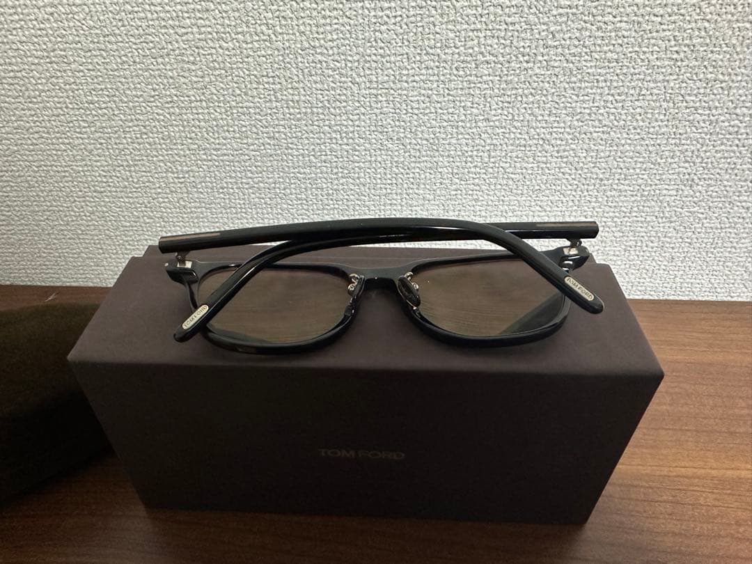 最終価格　1/11迄　TOM FORD サングラス ケース付き