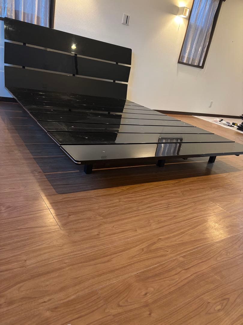 【引取り希望】クイーンサイズ　ベッドフレーム