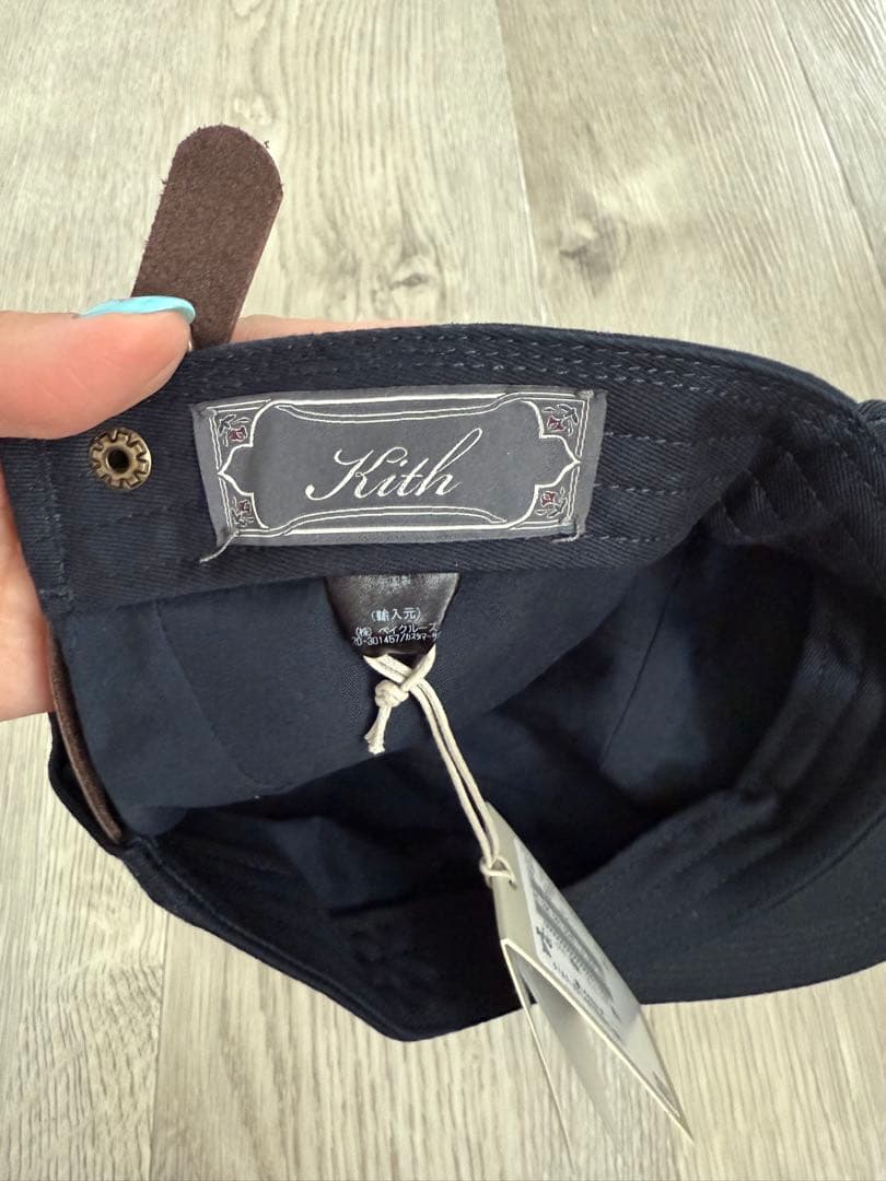 新品未使用品タグ付き KITH ネイビー キャップ Fサイズ