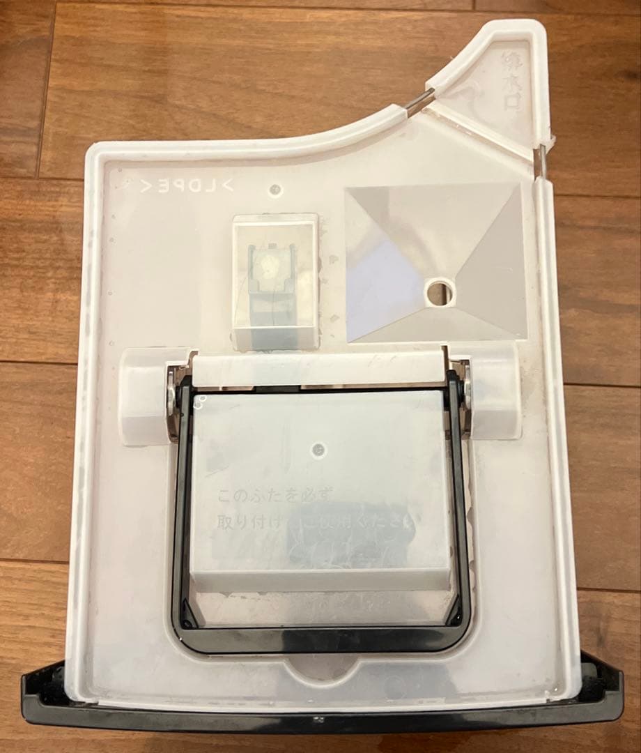 CORONA 除湿機 ホワイト 縦型　CD-H18A ジャンク品