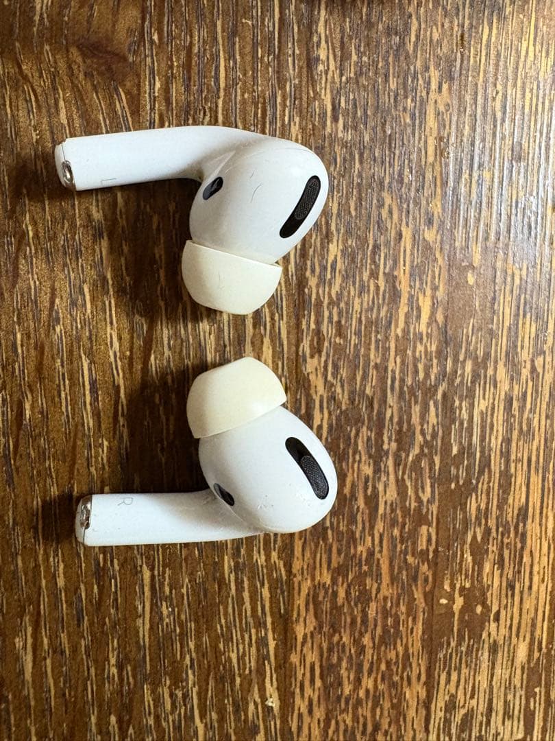 Apple AirPods Proの　第一世代