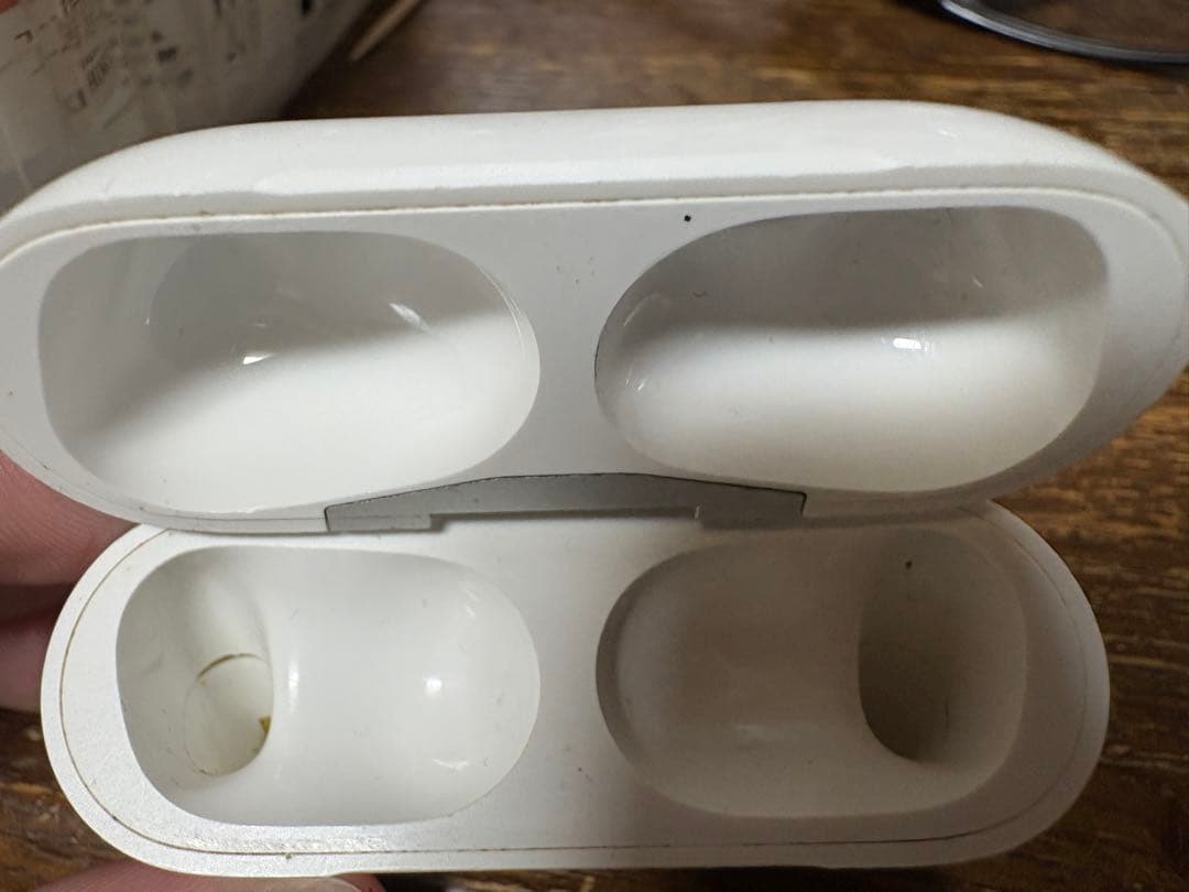 Apple AirPods Proの　第一世代