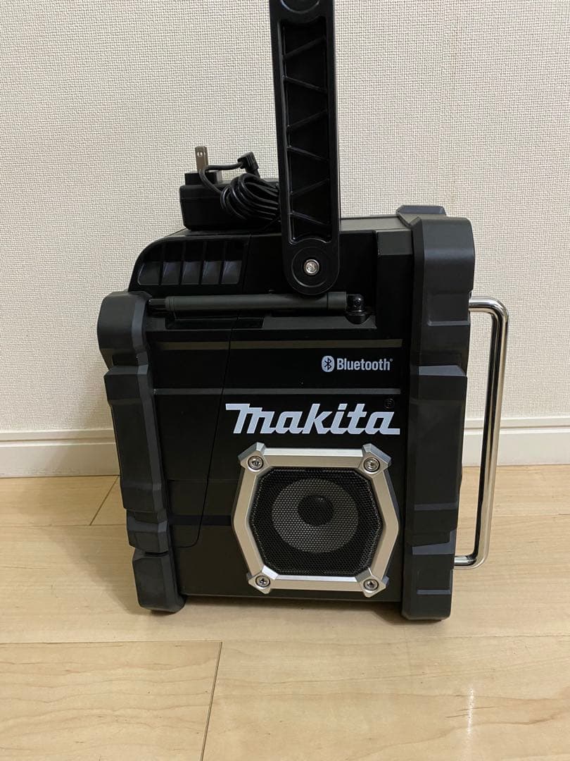 Makita MR108 ラジオ+ACアダプター