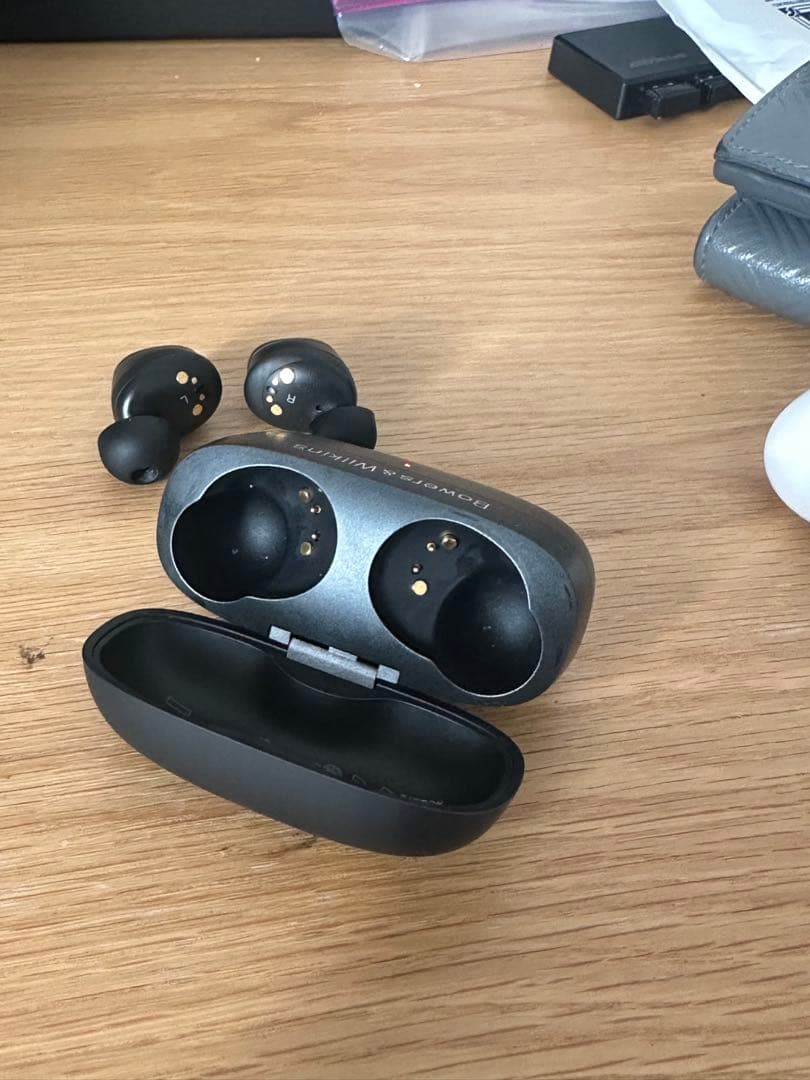 u*a様 Bowers & Wilkins Pi8 ワイヤレスイヤホン(美品)