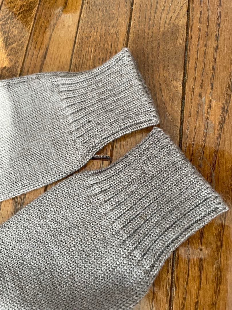 【美品】ZANONE CHIOTO グレージュ-48- ボタン付ニット