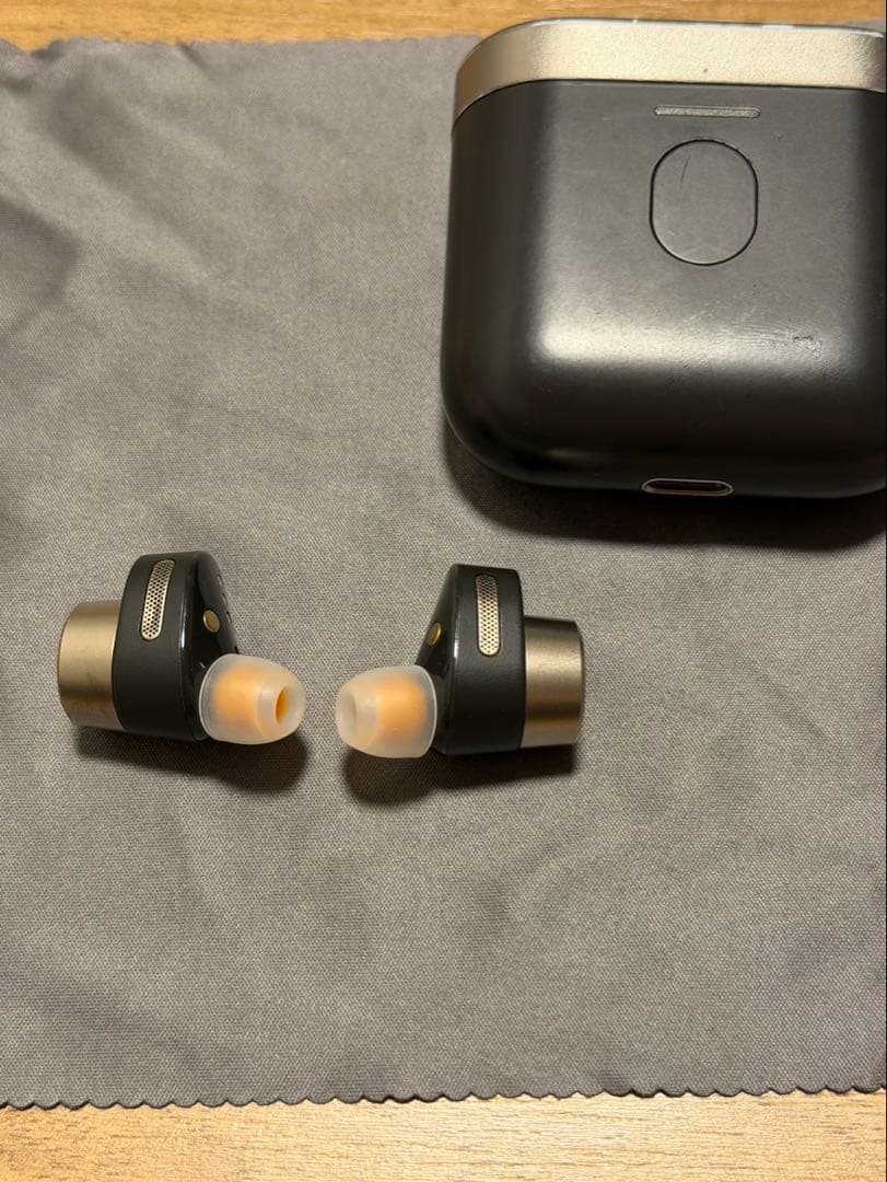 B&W Pi7 チャコール Bowers & Wilkins ワイヤレスイヤホン