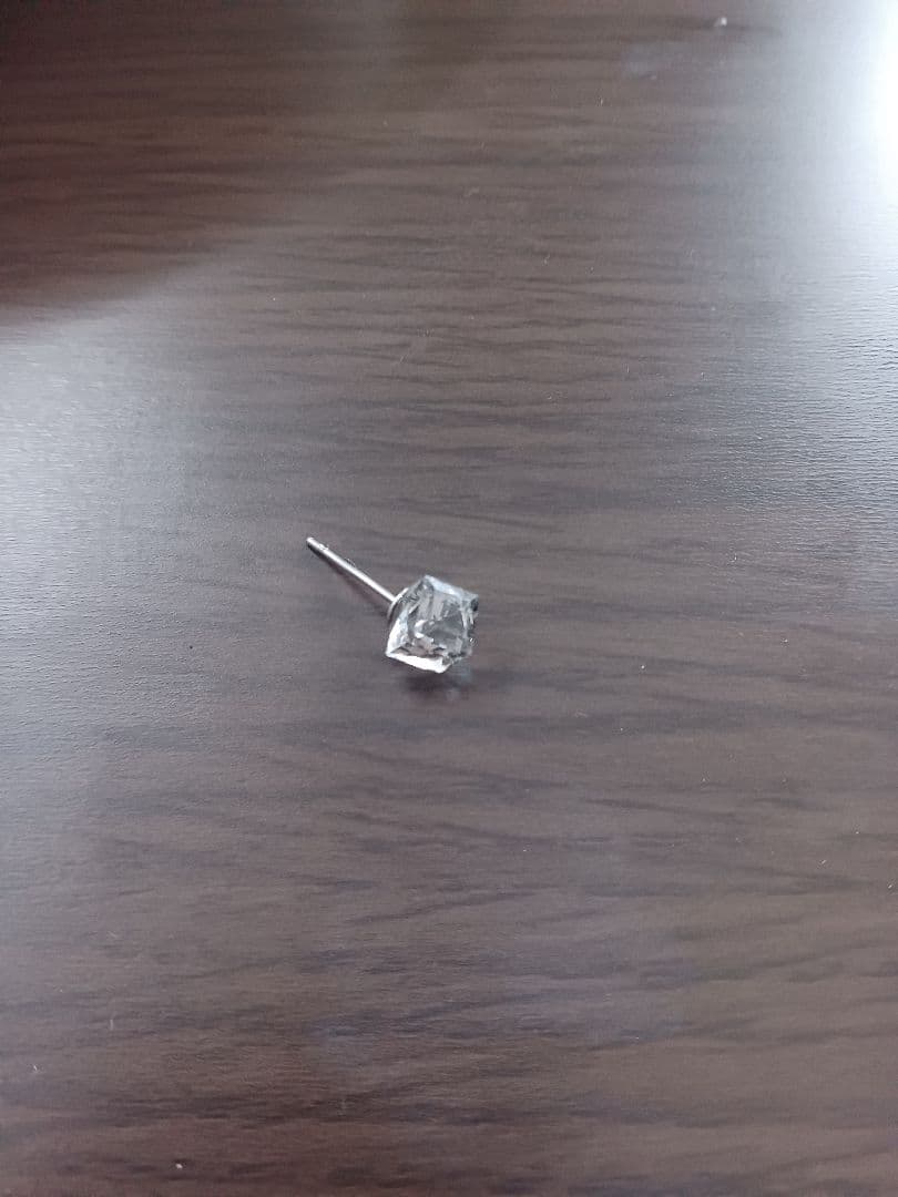 シルバー クリスタルカット 片耳用ピアス