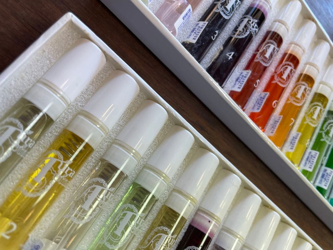 【オーラソーマ】ポマンダー（15本）　& クイントエッセンス（15本）セット