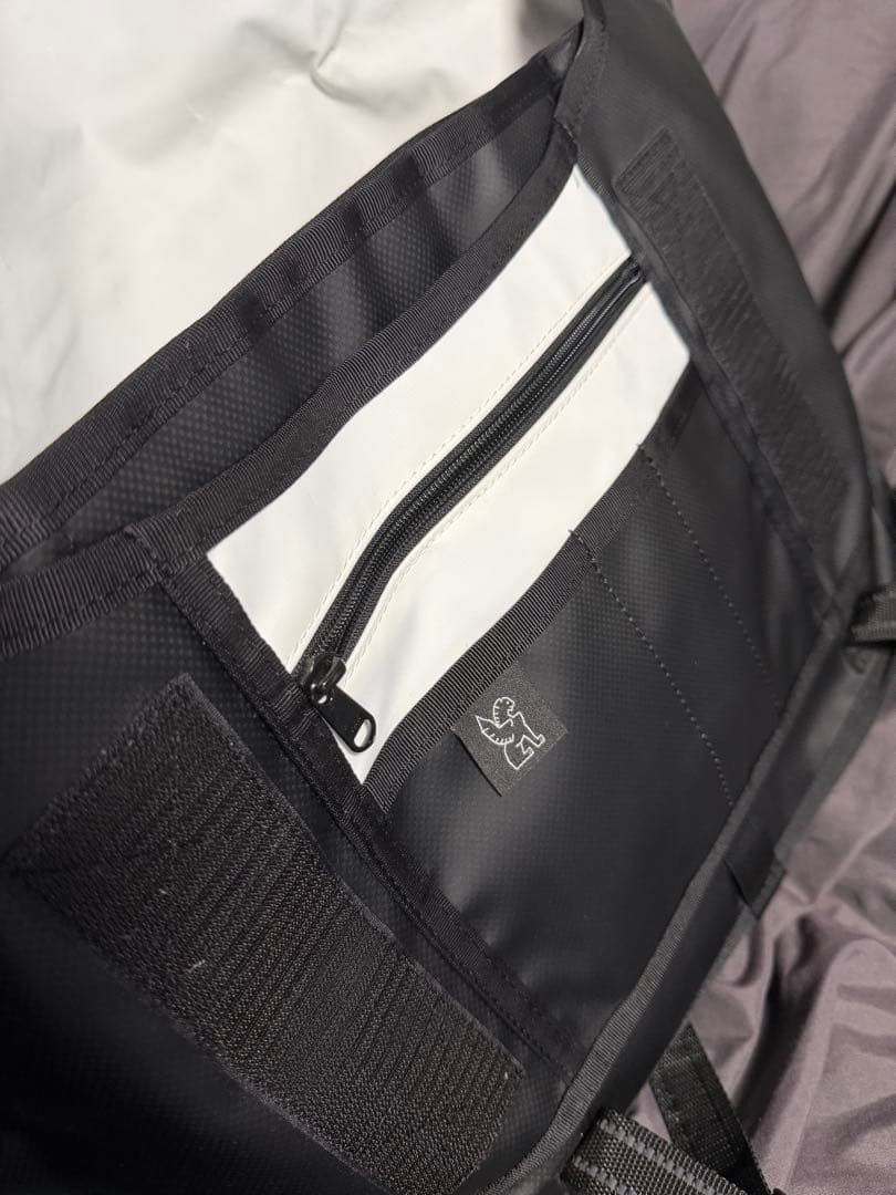 【CHROME】CTZ 24L メッセンジャーバッグ ブラック/ホワイト