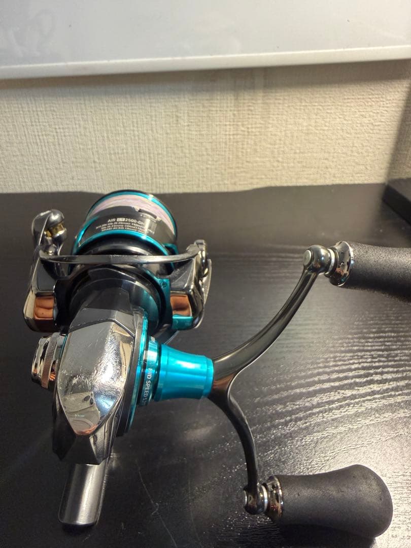 21 エメラルダス AIR LT2500-DH スピニングリール