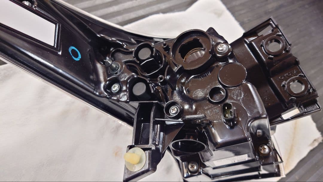 50プリウス前期の左右上側テールランプ