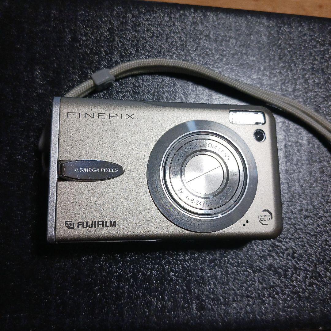富士フィルム FUJIFILM FinePix F30 3x