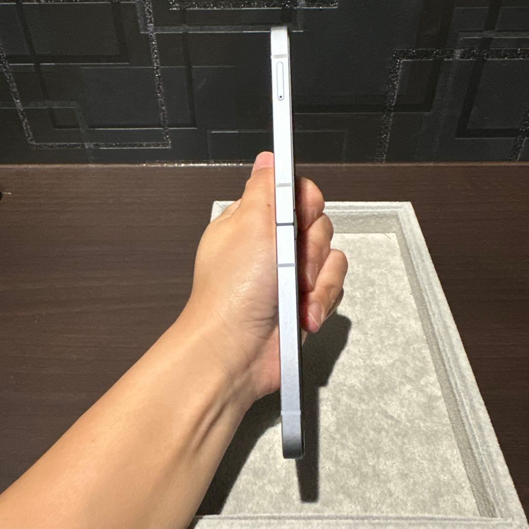 【美品】Samsung Galaxy Z Flip6 256GB ブルー