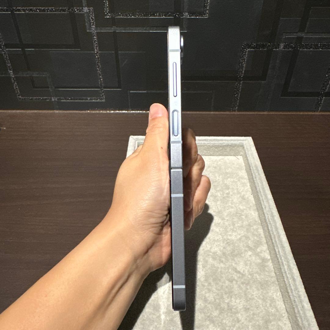 【美品】Samsung Galaxy Z Flip6 256GB ブルー