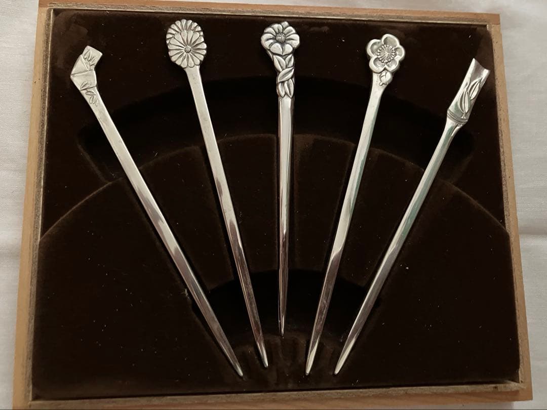 徳力の銀製スプーンセット 6本 とバターナイフ、シュガースプーン、菓子ようじ