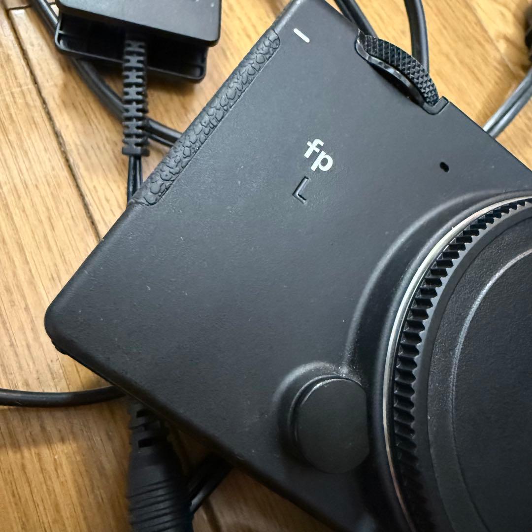 SIGMA fp L 本体と付属品
