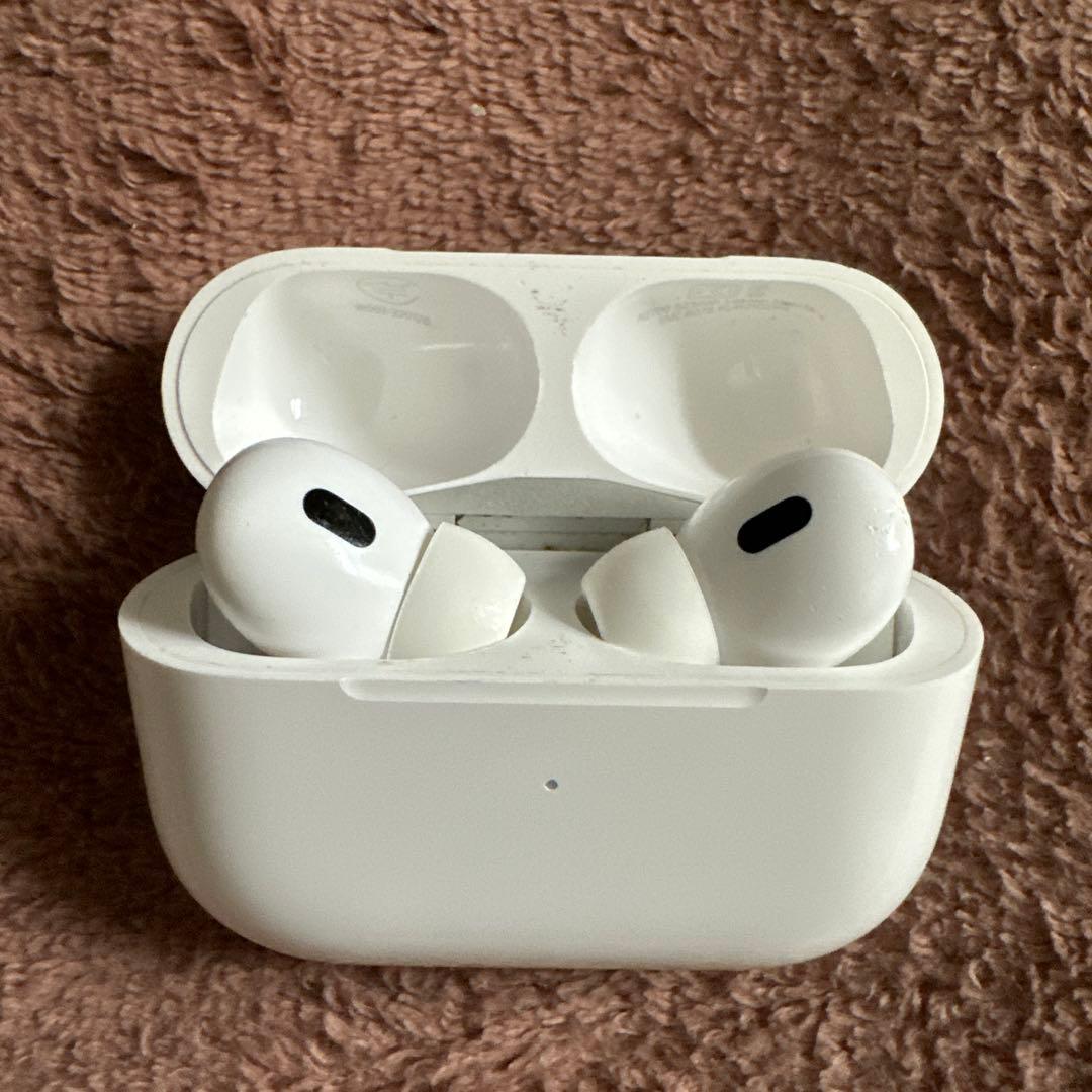 AirPods pro2本体 ホワイト 充電ケース付きカニ