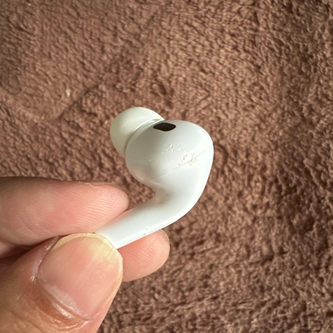 AirPods pro2本体 ホワイト 充電ケース付きカニ