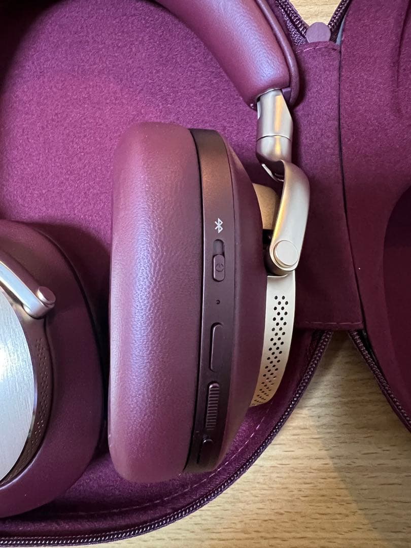 Bowers & Wilkins Px8 未使用に近いワイヤレスヘッドフォン